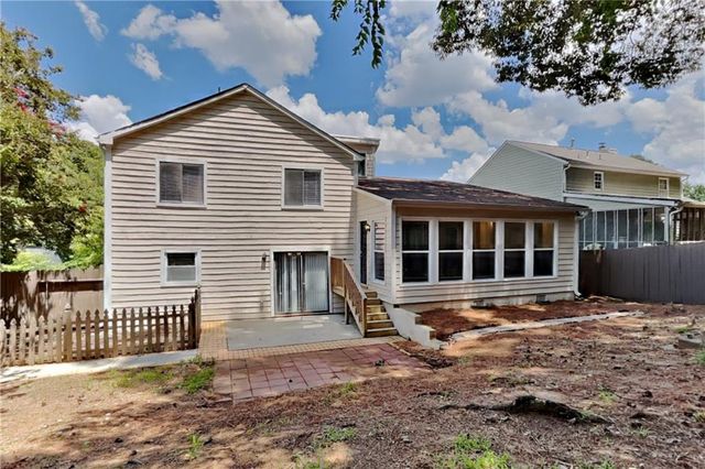 904 Branford Lane NW, Lilburn, GA 30047