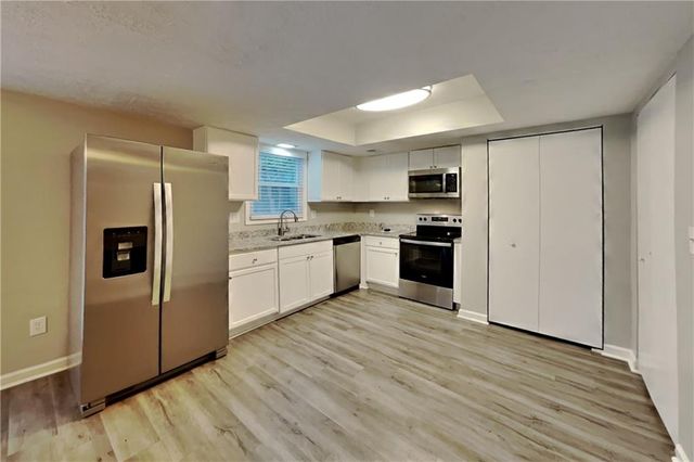 904 Branford Lane NW, Lilburn, GA 30047