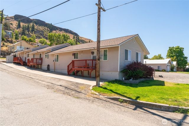 812 Banker Street, Grand Coulee, WA 99133