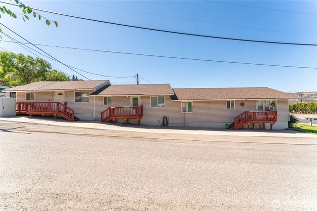 812 Banker Street, Grand Coulee, WA 99133