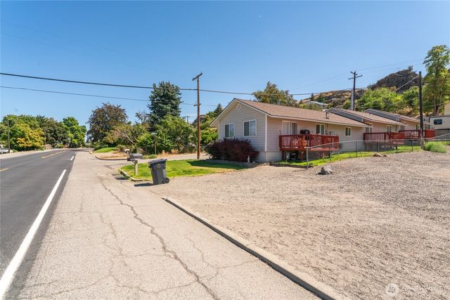 812 Banker Street, Grand Coulee, WA 99133