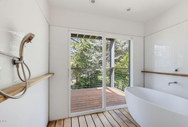 424 Courtney Street, Ashland, OR 97520