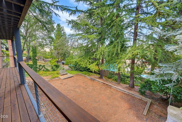424 Courtney Street, Ashland, OR 97520