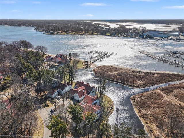 16840 Landing Drive, Spring Lake, MI 49456