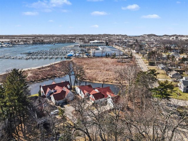 16840 Landing Drive, Spring Lake, MI 49456