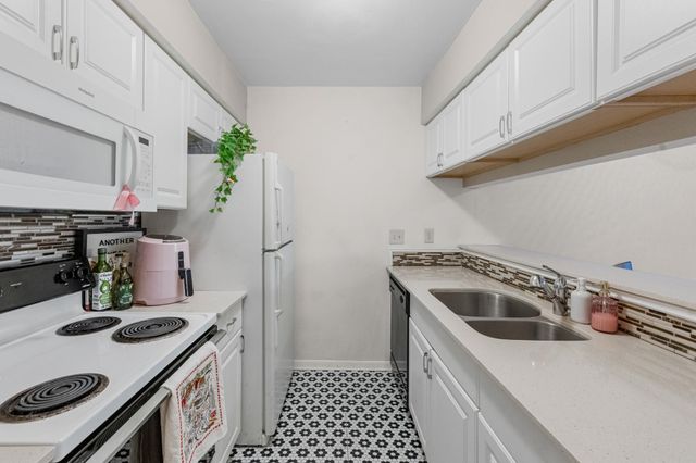 8429 Hearth Drive 23, Houston, TX 77054