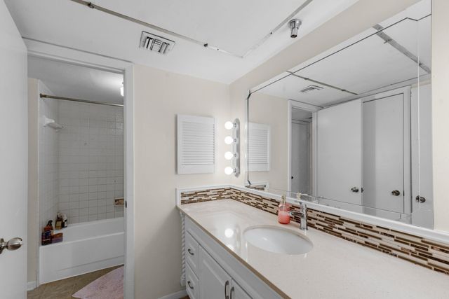 8429 Hearth Drive 23, Houston, TX 77054