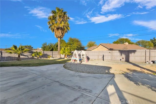 14127 Crow, Apple Valley, CA 92307