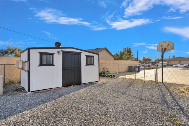 14127 Crow, Apple Valley, CA 92307