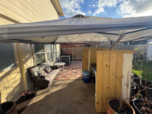 16102 Flatridge Court, Houston, TX 77083