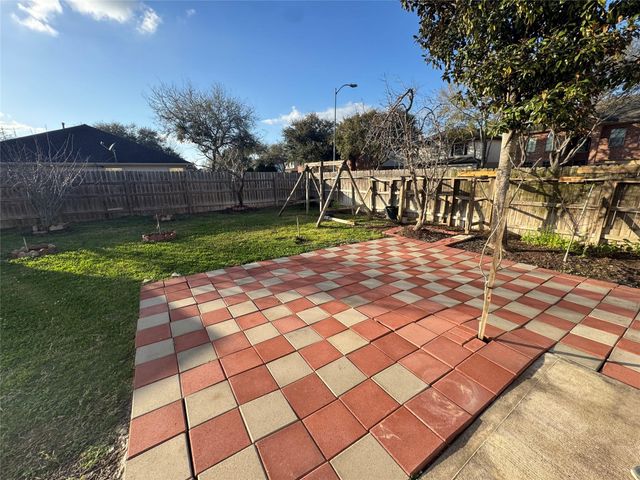 16102 Flatridge Court, Houston, TX 77083