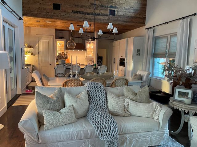 1899 Trebled Waters TRL, Dripping Springs, TX 78619