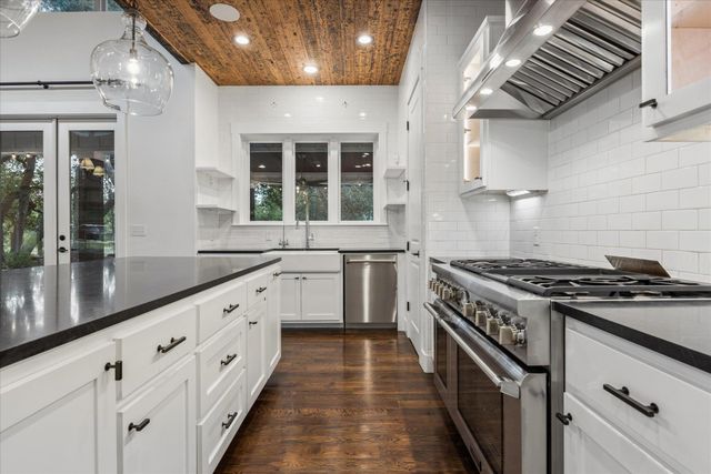 1899 Trebled Waters TRL, Dripping Springs, TX 78619