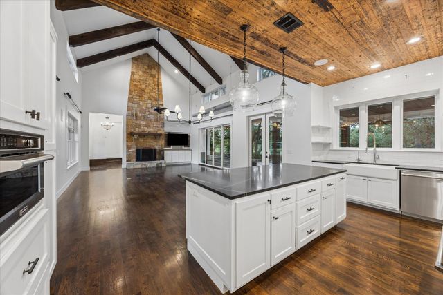 1899 Trebled Waters TRL, Dripping Springs, TX 78619
