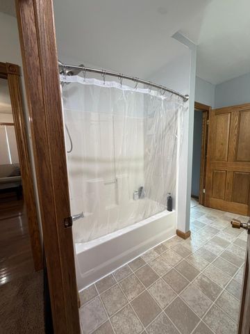 409 9th Street S, Fargo, ND 58103
