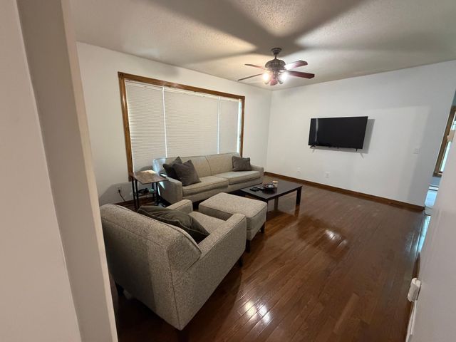 409 9th Street S, Fargo, ND 58103