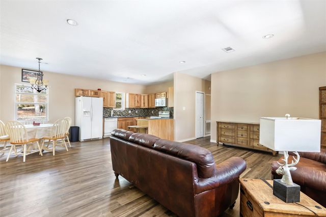 193 Hammerbill Street, Livingston, TX 77351