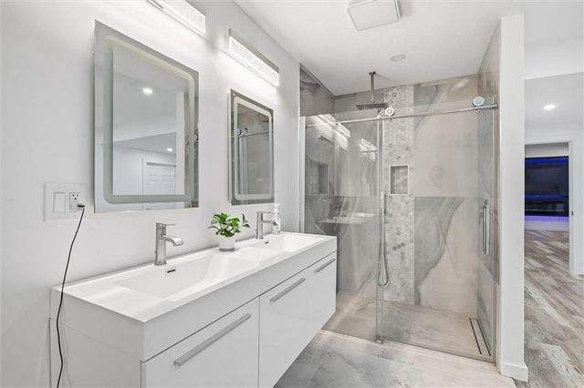 9414 Swarner Drive, Lenexa, KS 66215