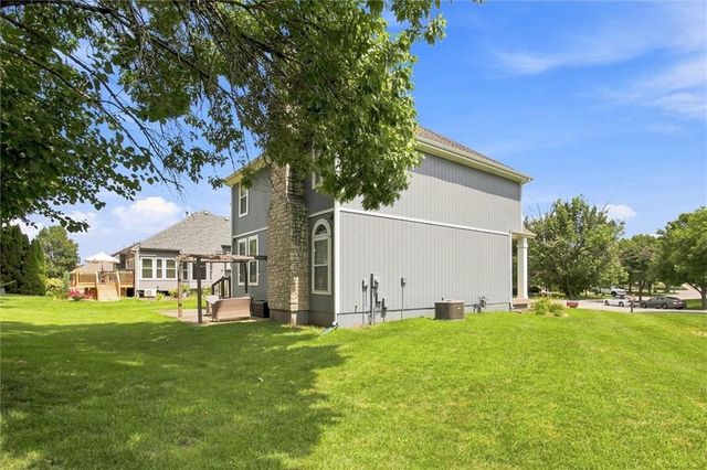 9414 Swarner Drive, Lenexa, KS 66215
