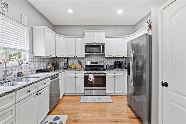 9414 Swarner Drive, Lenexa, KS 66215