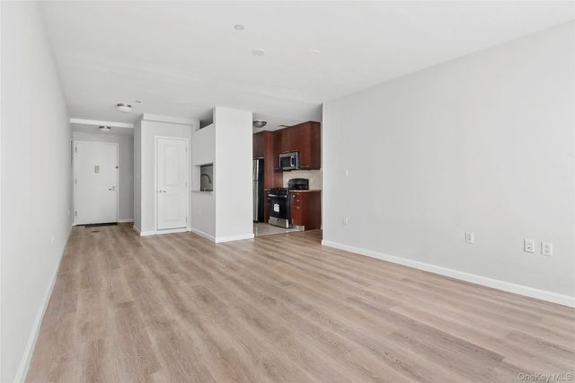 33-30 61st Street 105, Woodside, NY 11377