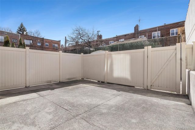33-30 61st Street 105, Woodside, NY 11377