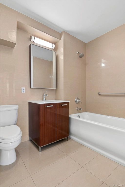33-30 61st Street 105, Woodside, NY 11377 — photo 4