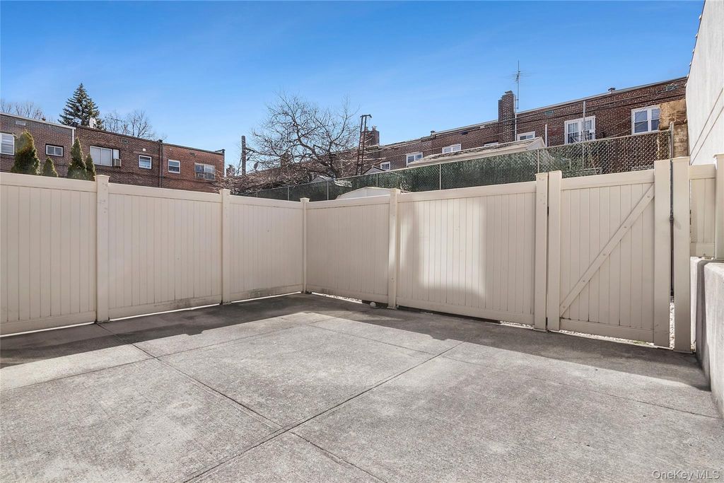 33-30 61st Street 105, Woodside, NY 11377 — photo 5