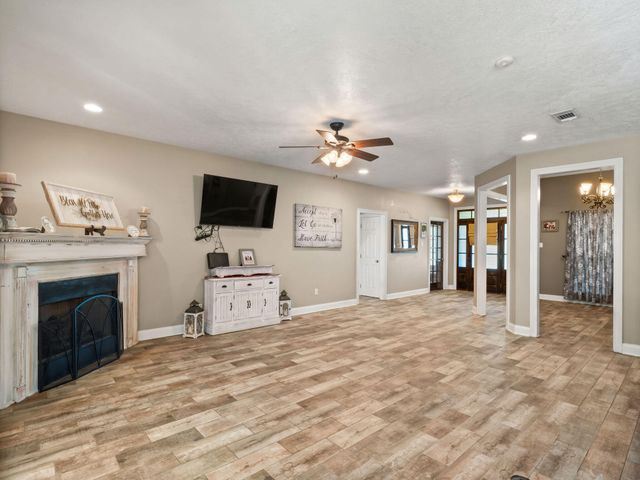 2884 Slagle Rd, Leesville, LA 71446