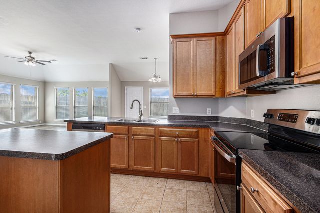 824 Cutting Horse Drive, Mansfield, TX 76063