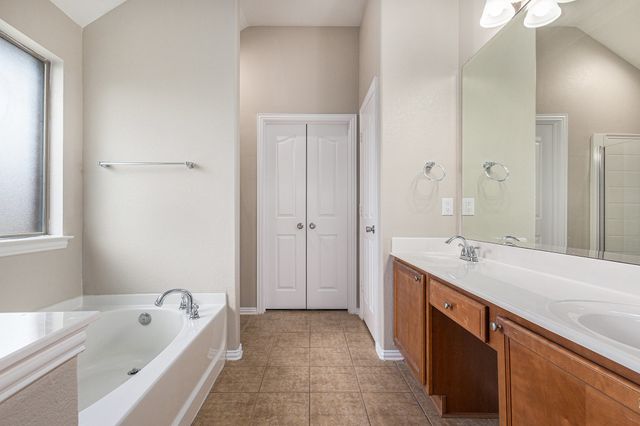 824 Cutting Horse Drive, Mansfield, TX 76063