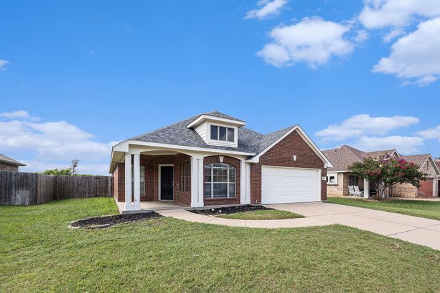 824 Cutting Horse Drive, Mansfield, TX 76063