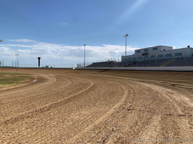 8100 Wainwright Road, Oktaha, OK 74450