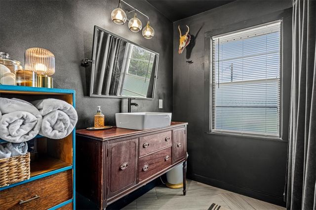 4228 FM 390 West, Burton, TX 77835