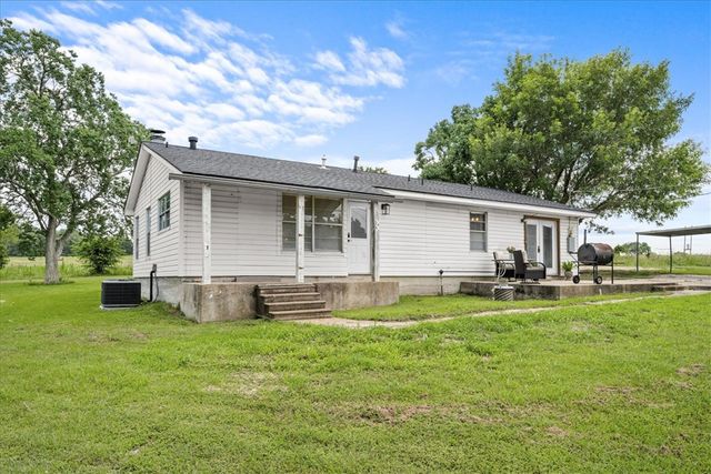 4228 FM 390 West, Burton, TX 77835