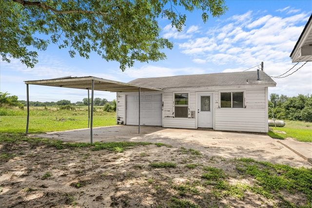 4228 FM 390 West, Burton, TX 77835