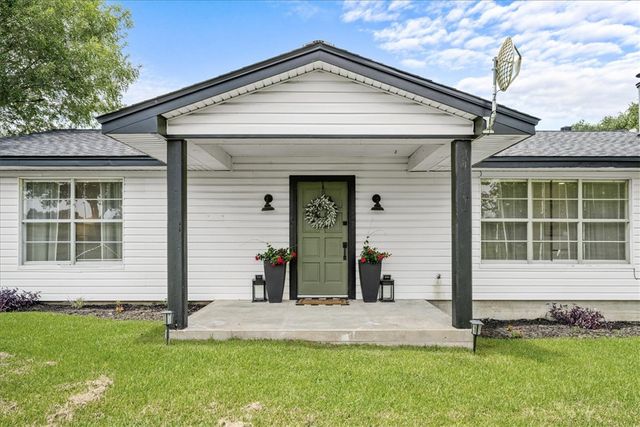 4228 FM 390 West, Burton, TX 77835