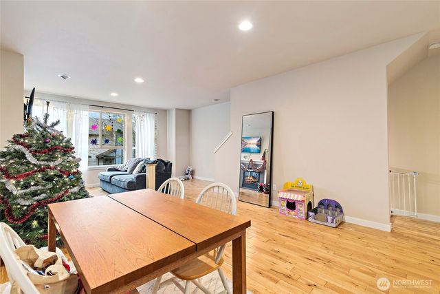 16522 1st Park SE, Bothell, WA 98012