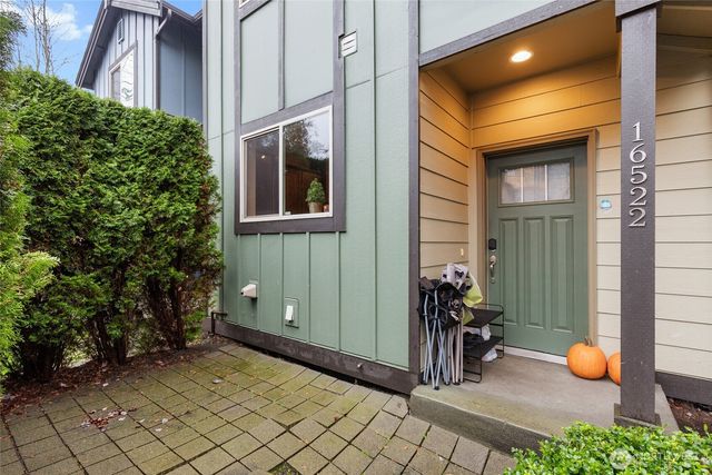 16522 1st Park SE, Bothell, WA 98012