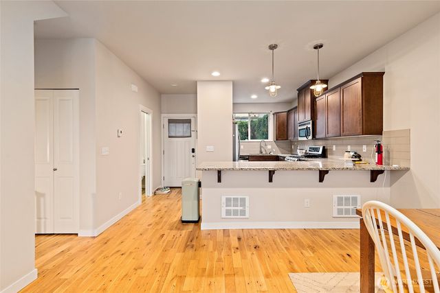 16522 1st Park SE, Bothell, WA 98012