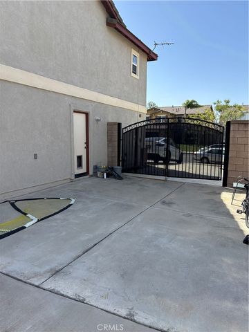 15454 Hoover Lane, Fontana, CA 92336
