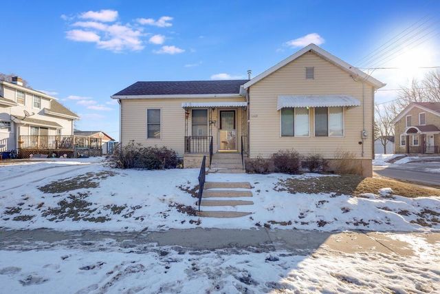 1423 S 14th STREET, Manitowoc, WI 54220