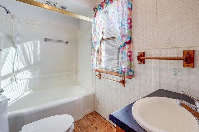 1423 S 14th STREET, Manitowoc, WI 54220