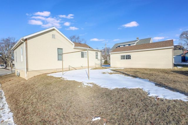 1423 S 14th STREET, Manitowoc, WI 54220