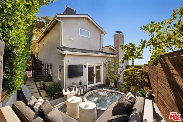 8289 Hollywood Boulevard, Los Angeles, CA 90069