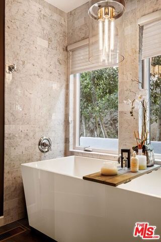 8289 Hollywood Boulevard, Los Angeles, CA 90069