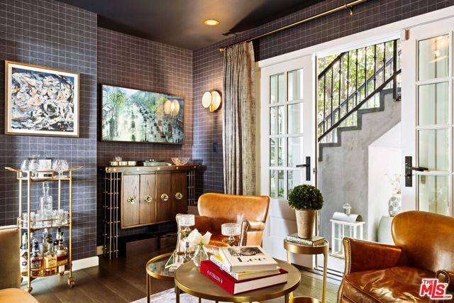 8289 Hollywood Boulevard, Los Angeles, CA 90069