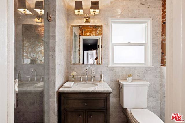 8289 Hollywood Boulevard, Los Angeles, CA 90069