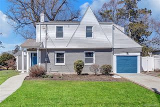 154 California Avenue, Freeport, NY 11520