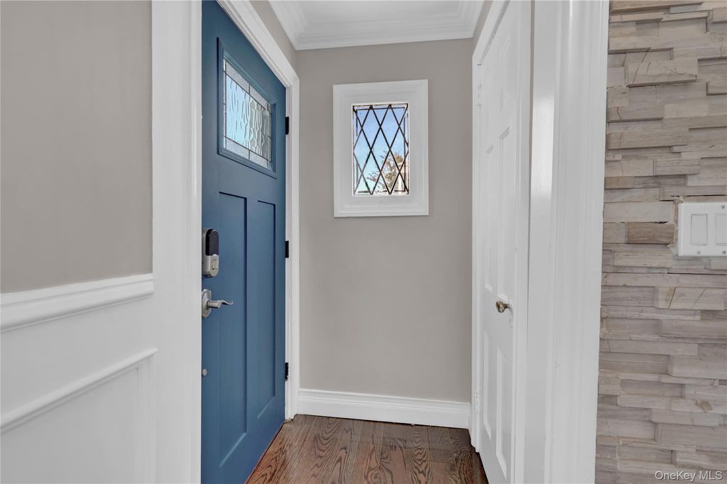 154 California Avenue, Freeport, NY 11520 — photo 2